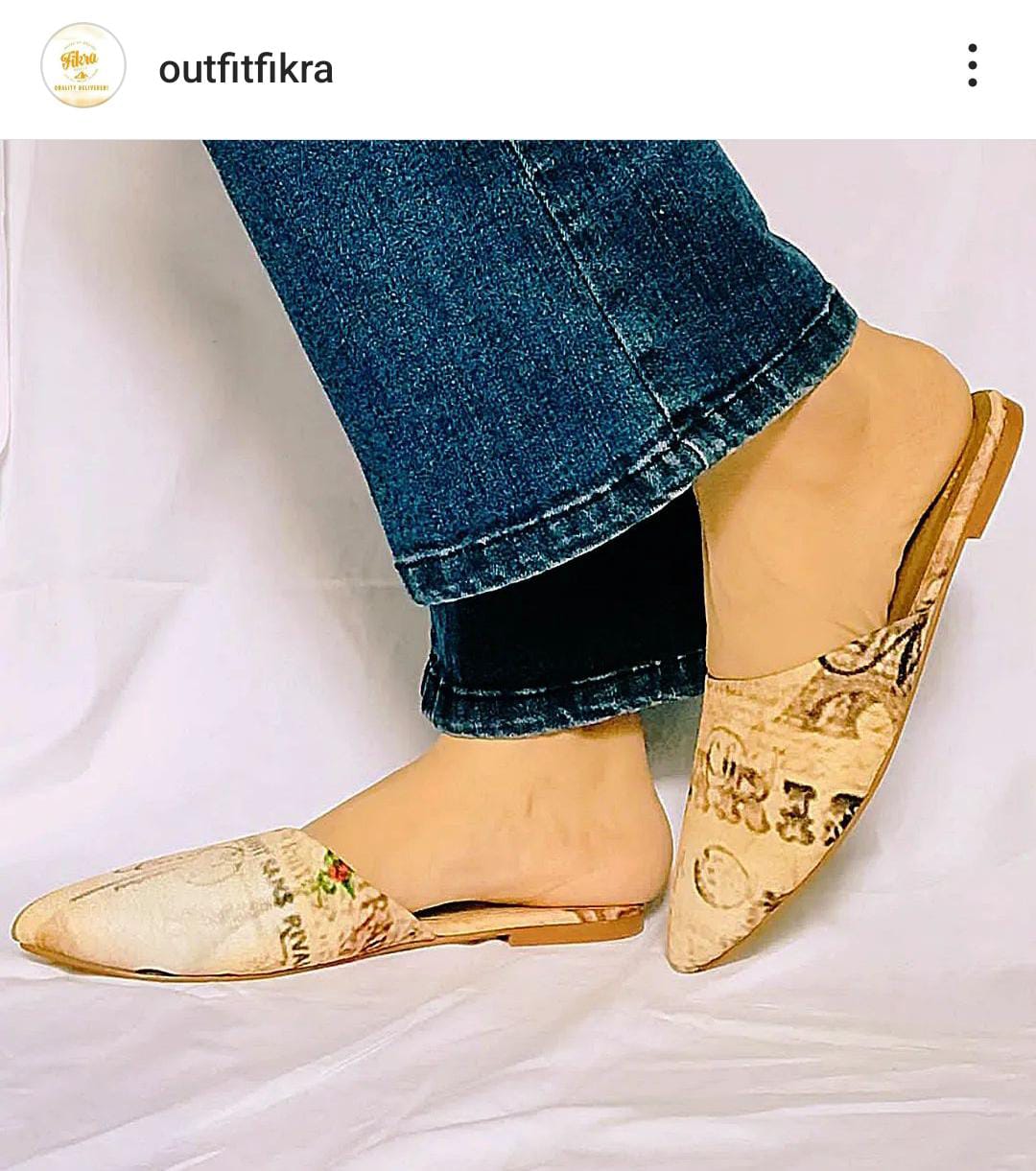 U PUMPY FLAT(Message us on Instagram or WhatsApp for any kind of information we are available)