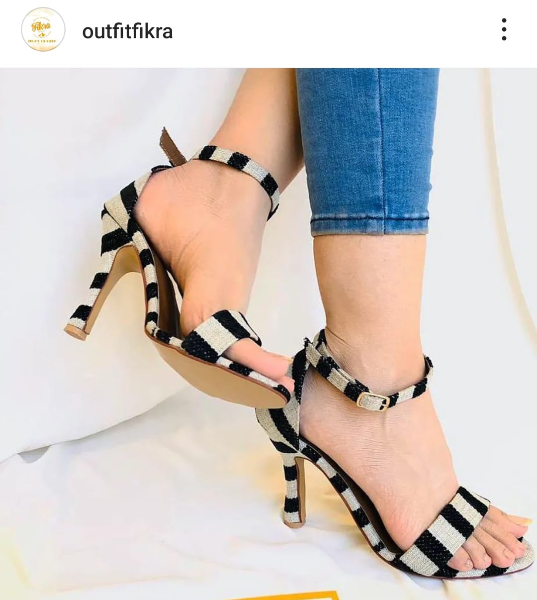 CV PRINT HEEL BLACK(Message us on Instagram or WhatsApp for any kind of information we are available)