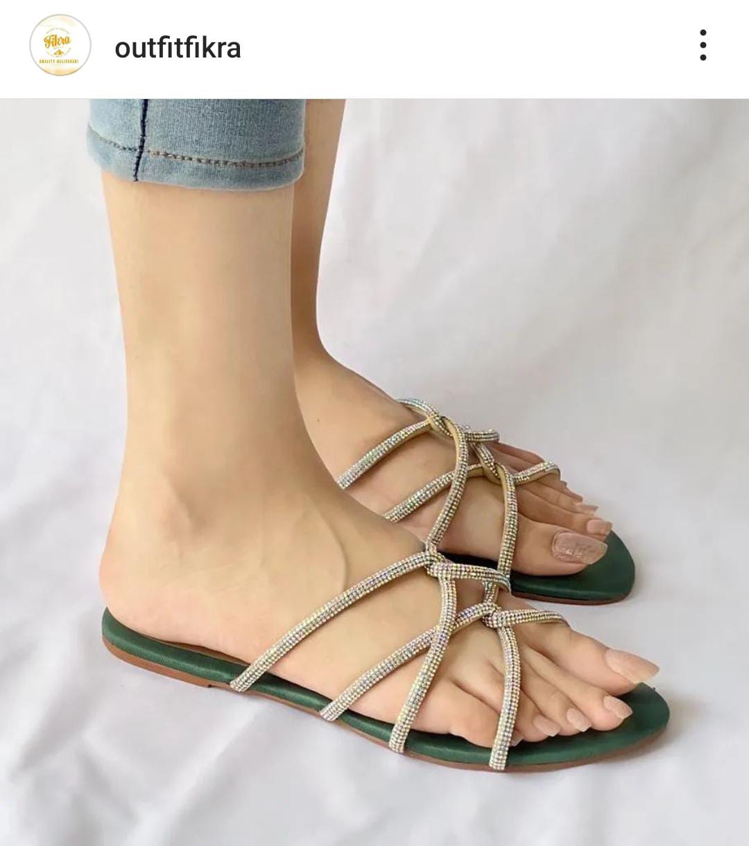 SNAKE FLAT(Message us on Instagram or WhatsApp for any kind of information we are available)