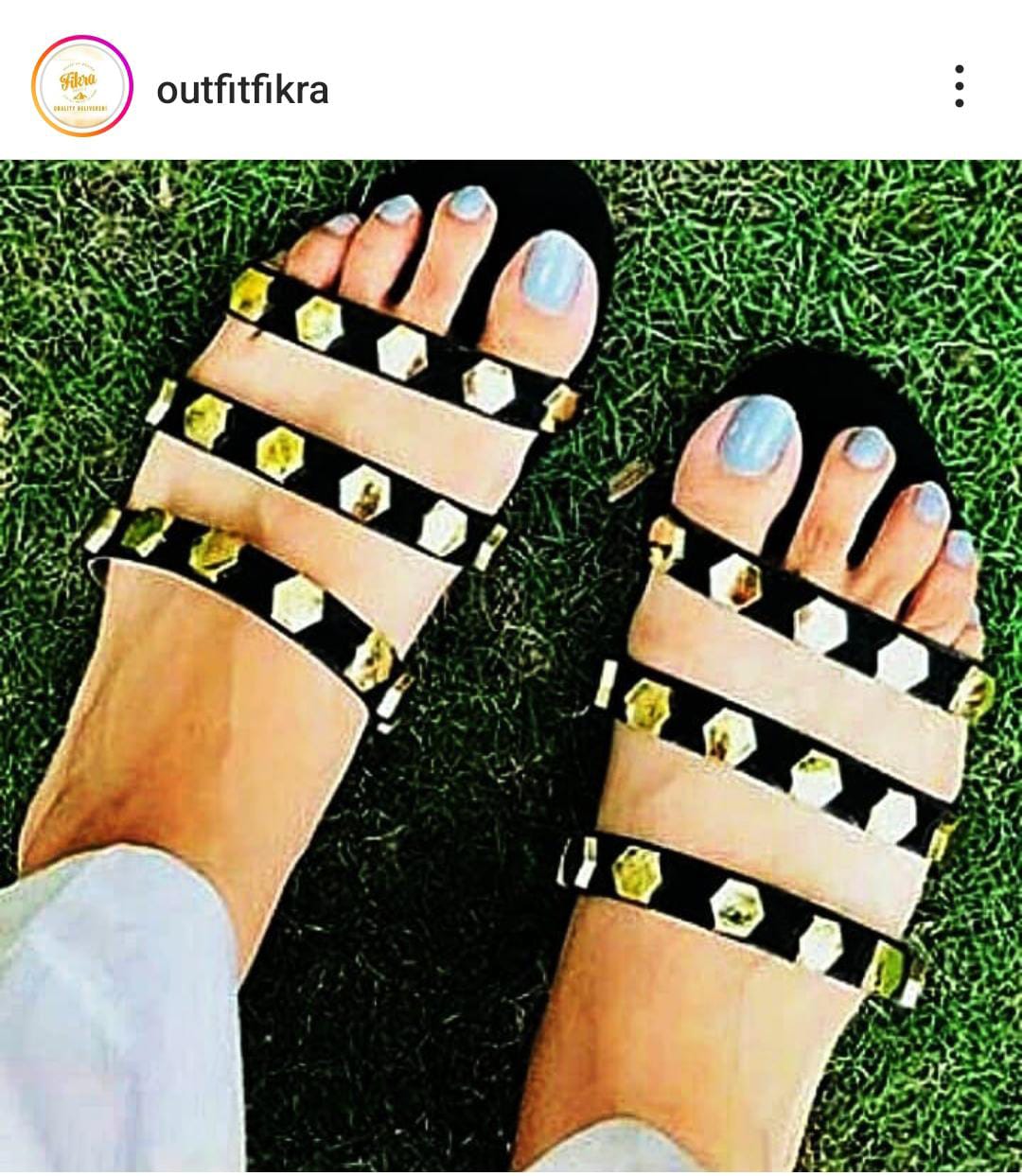 GOLD STONE FLAT(Message us on Instagram or WhatsApp for any kind of information we are available)