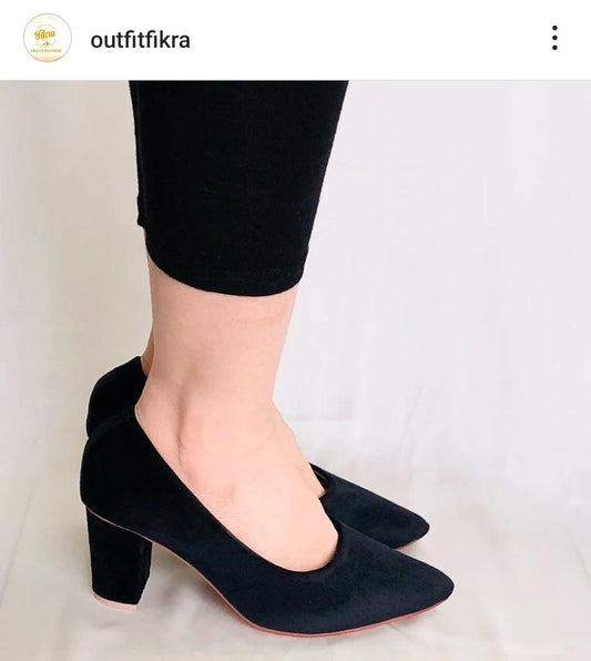 TALL HEEL PUMPY (VALVET( Free Delivery ) Message us on Instagram or WhatsApp for any kind of information we are available